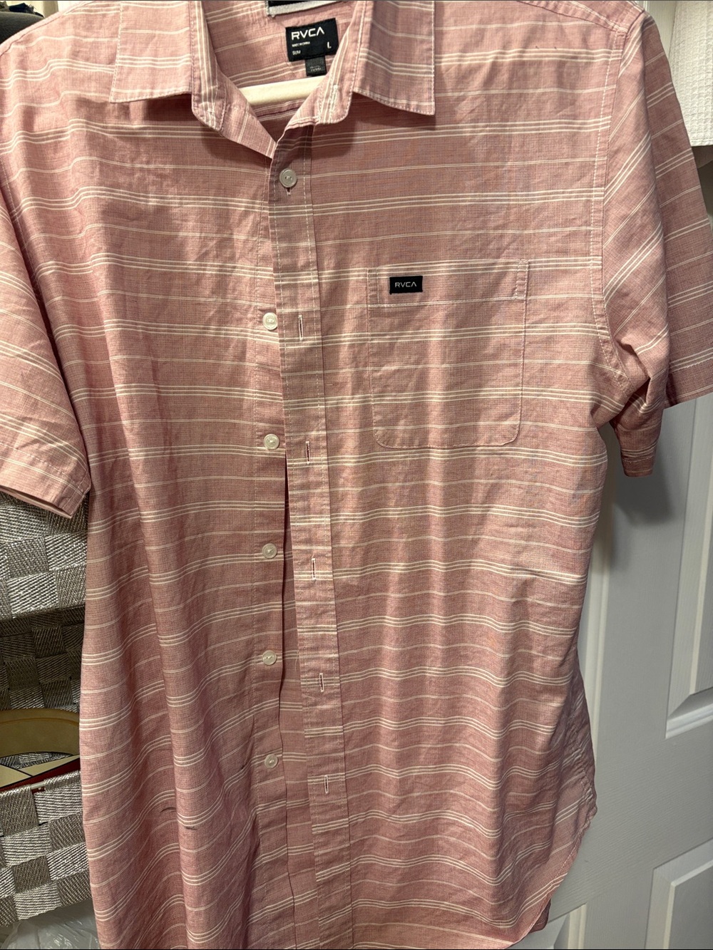 RVCA Men's Pink Striped Short-Sleeve Button-Down Shirt